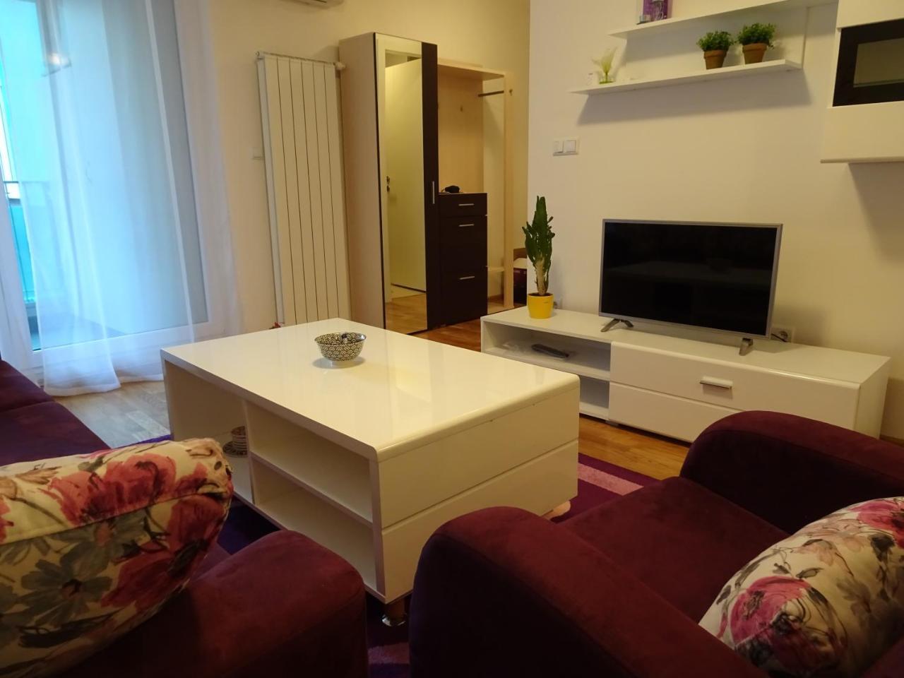 Quiet Apartment in City Center Sarajevo Buitenkant foto