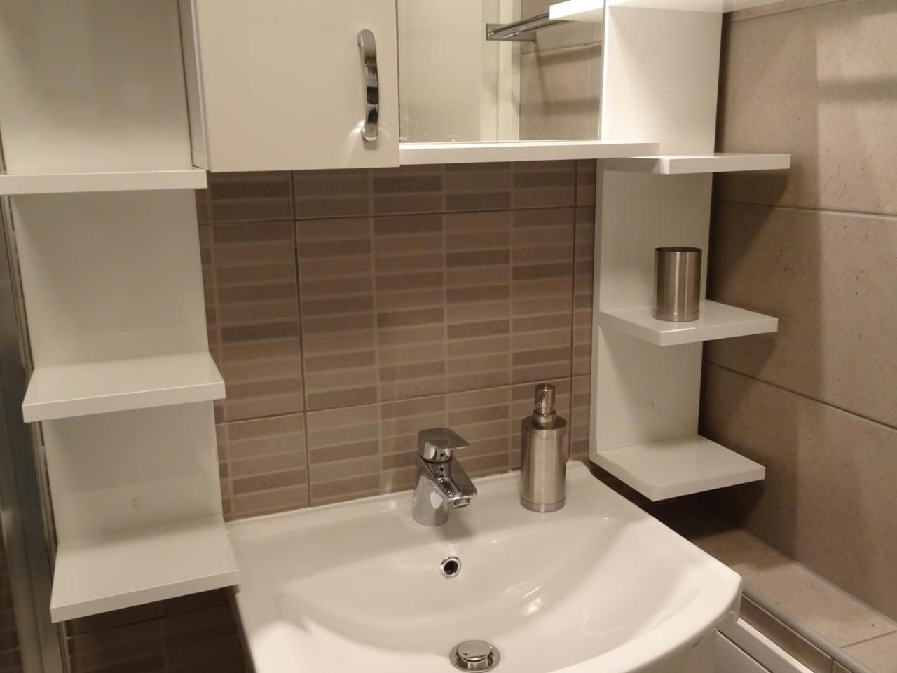 Quiet Apartment in City Center Sarajevo Buitenkant foto