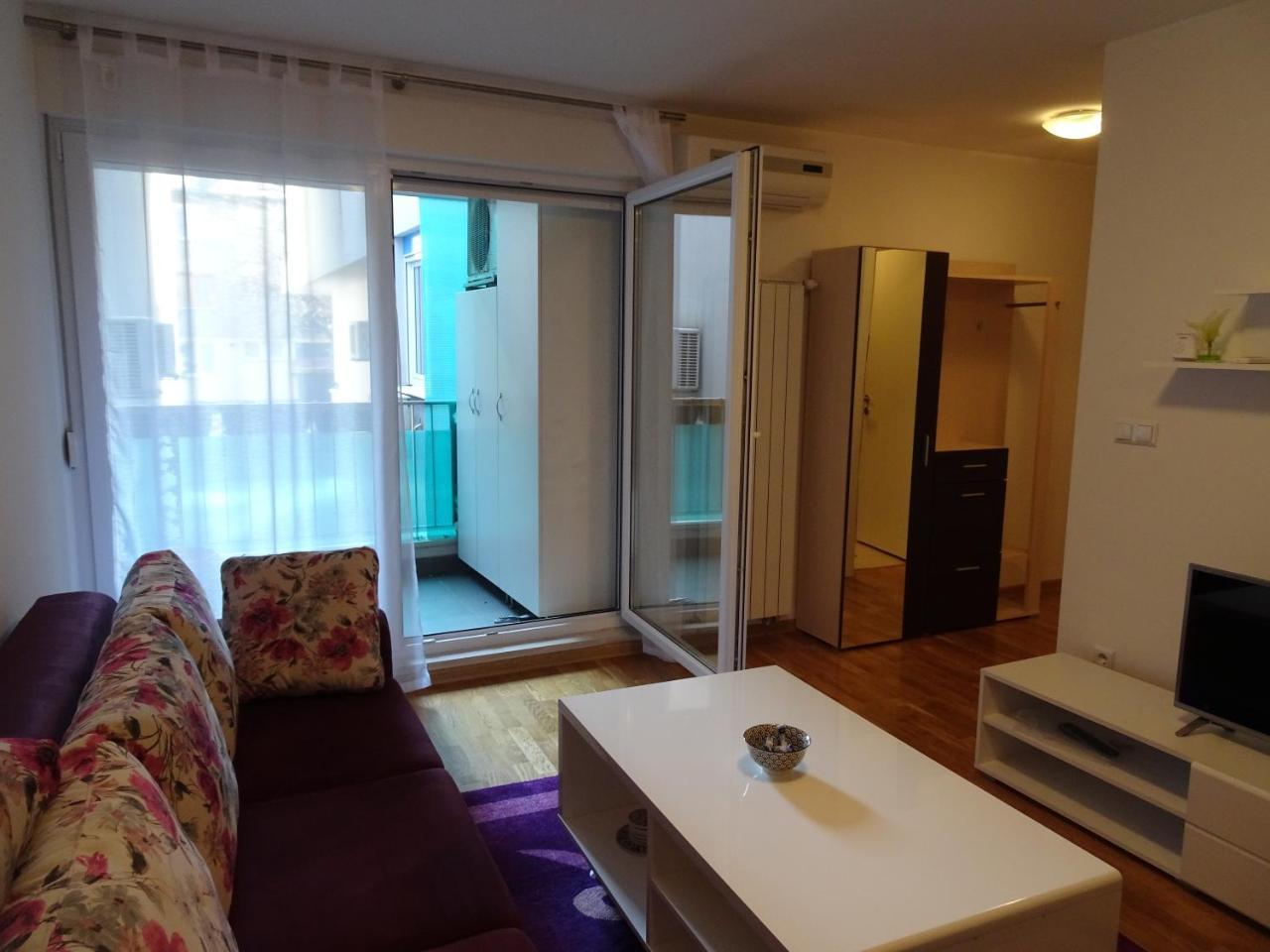 Quiet Apartment in City Center Sarajevo Buitenkant foto