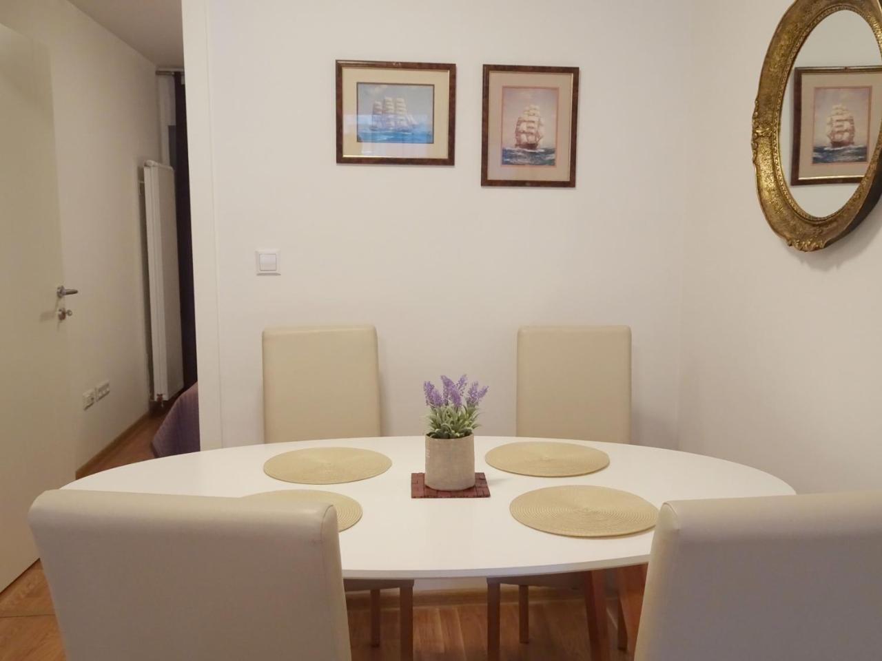 Quiet Apartment in City Center Sarajevo Buitenkant foto
