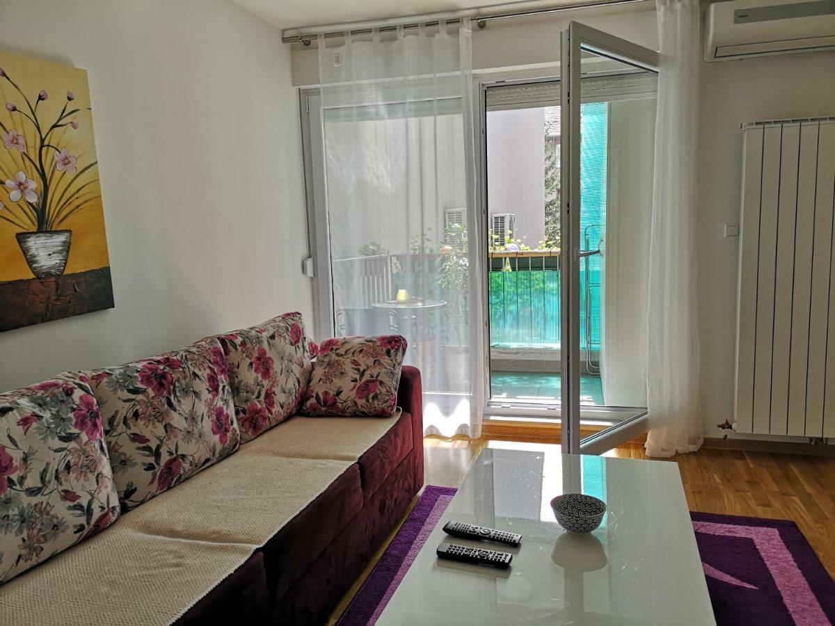 Quiet Apartment in City Center Sarajevo Buitenkant foto